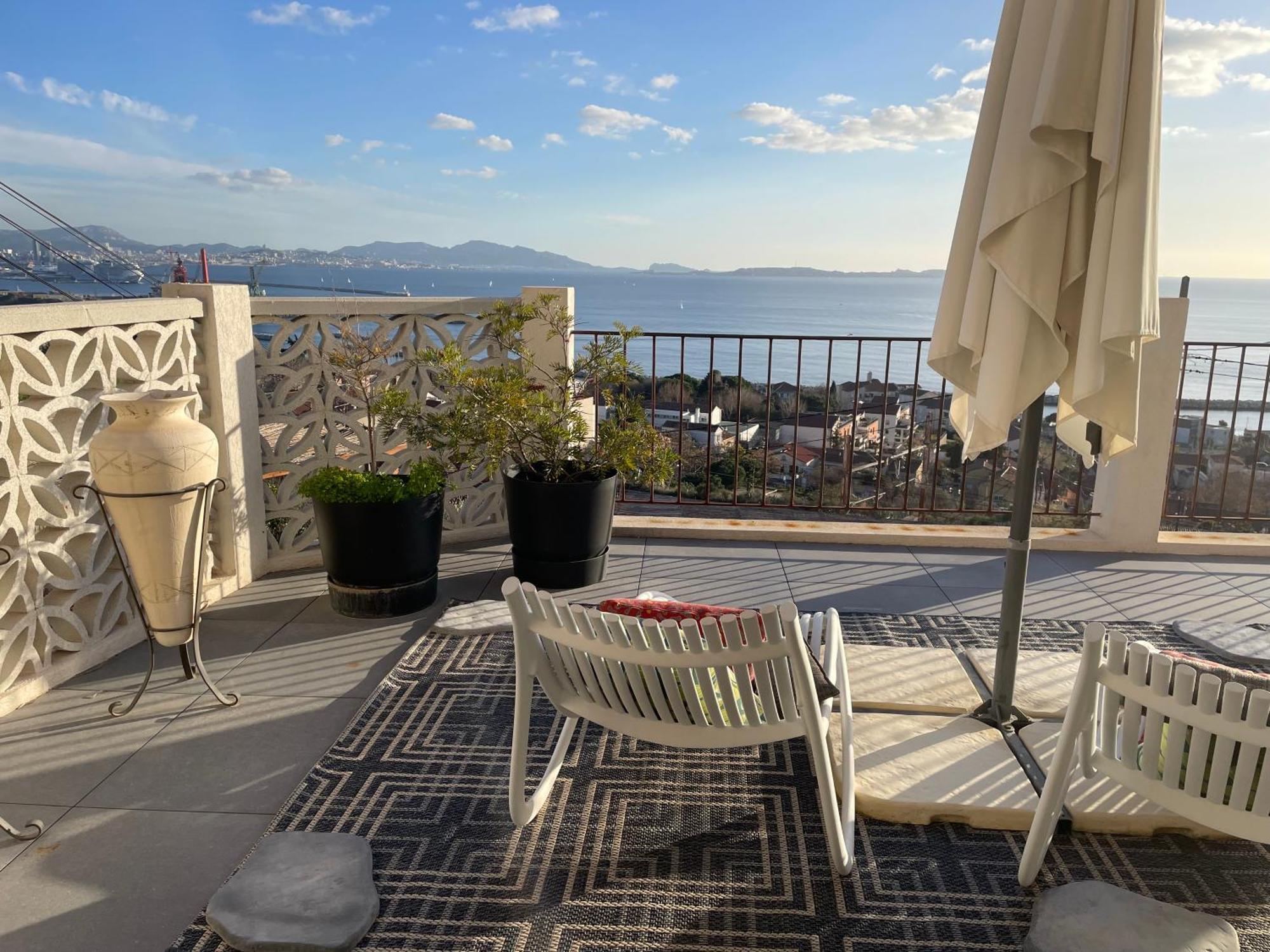 Superbe Terrasse Avec Vue Panoramique Sur La Mer Marseille Exterior photo